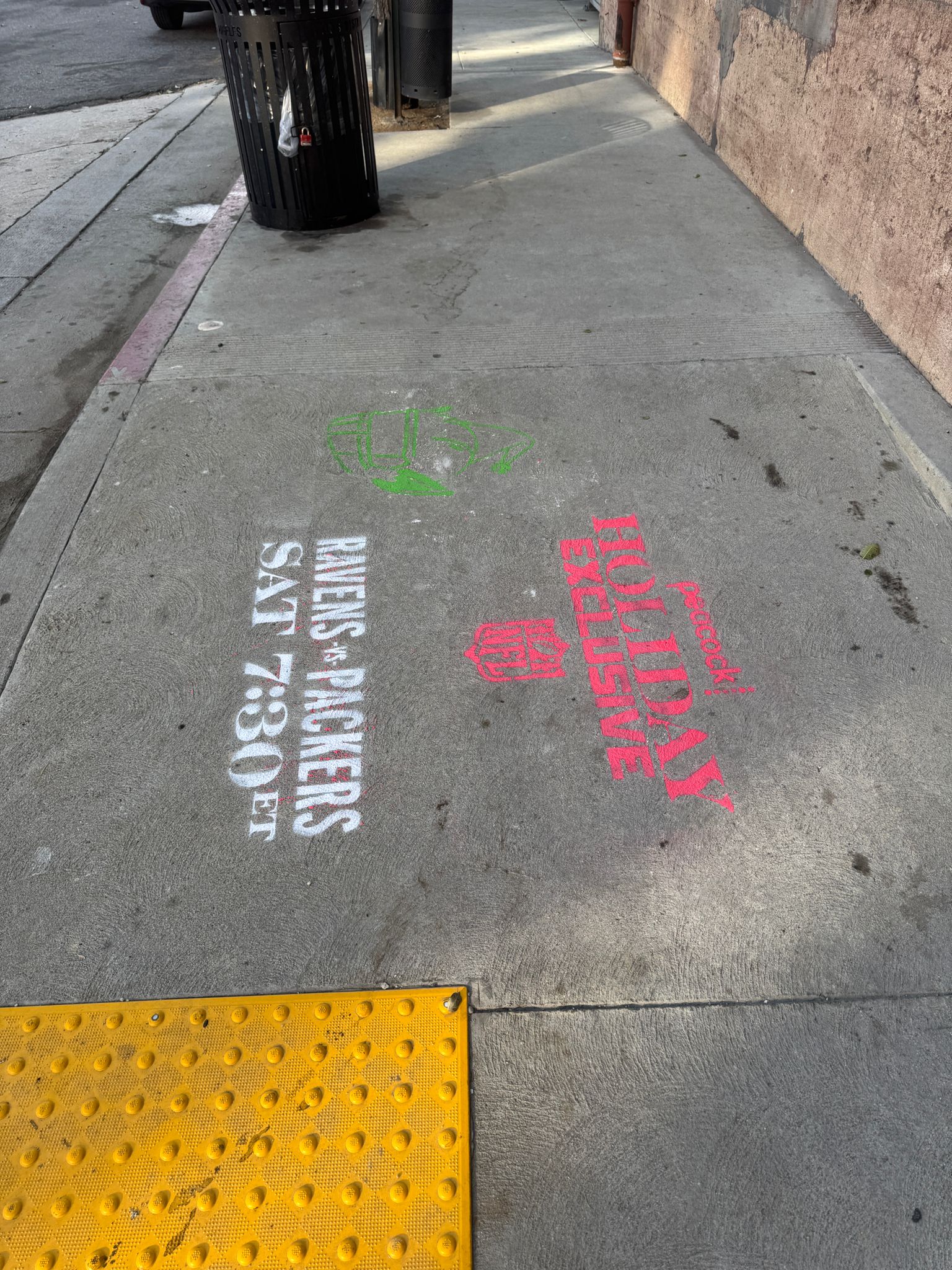 Stencil 25.2 Arts District Mateo St